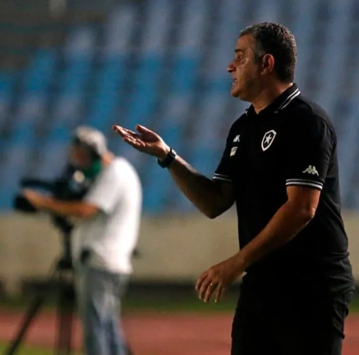 Será o quarto jogo de Chamusca no comando da equipe
