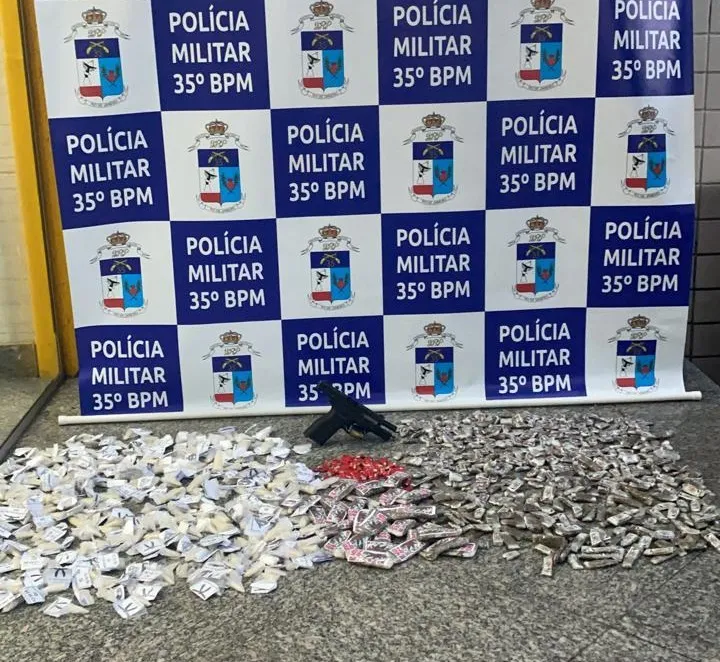 Dupla estava com uma grande quantidade de drogas
