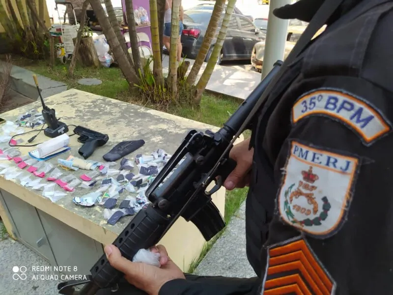 Vulgo 'Orelha' foi preso com drogas e dinheiro