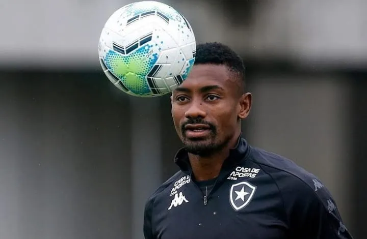 Marfinense chegou ao clube carioca com grande expectativa, mas não correspondeu à altura 