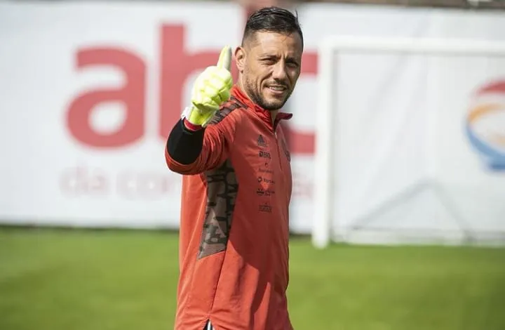 Goleiro tem contrato até o final do ano com o Flamengo