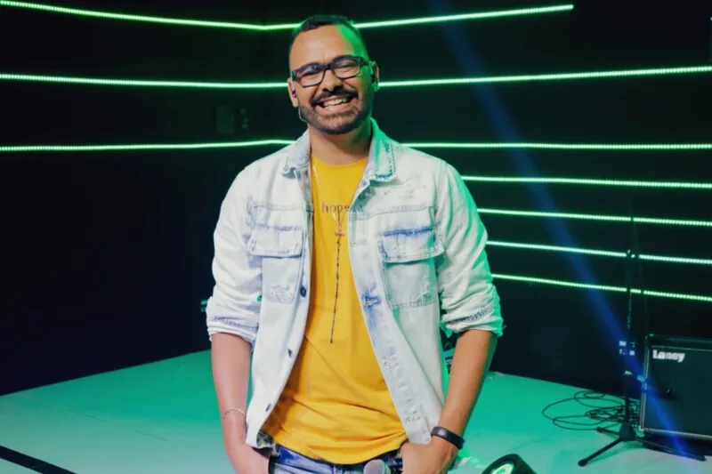 Cantor gospel Thiago Augustho faz sucesso com músicas autorais