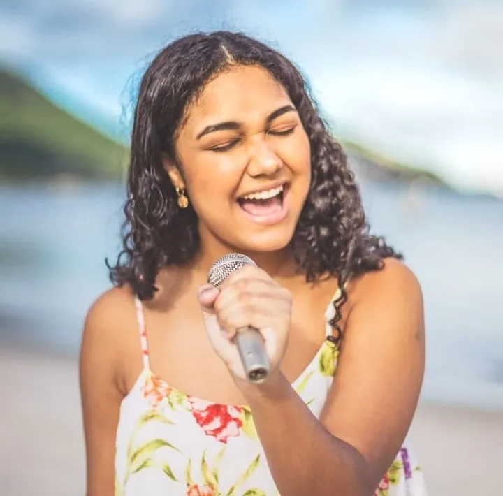 Bia Miranda foi escolhida nas audições às cegas e agora integra o time Gaby na sexta temporada do The Voice Kids
