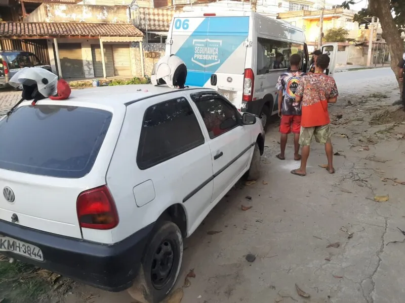 Imagem ilustrativa da imagem Homem é preso e adolescente de 14 anos detido por furto em SG (veja vídeo)