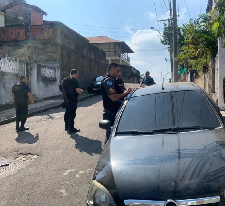 Policiais Militares estiveram no local para acompanhar o caso