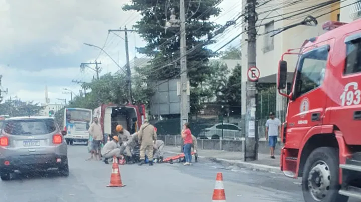 Acidente aconteceu na tarde deste domingo (13)