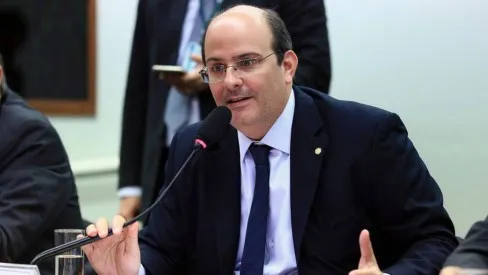 Valle é ex-deputado federal e ex-candidato a prefeitura de Itaguaí