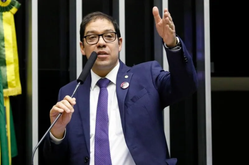 Deputado afirma que o auxílio também é uma forma de alavancar a economia e gerar empregos