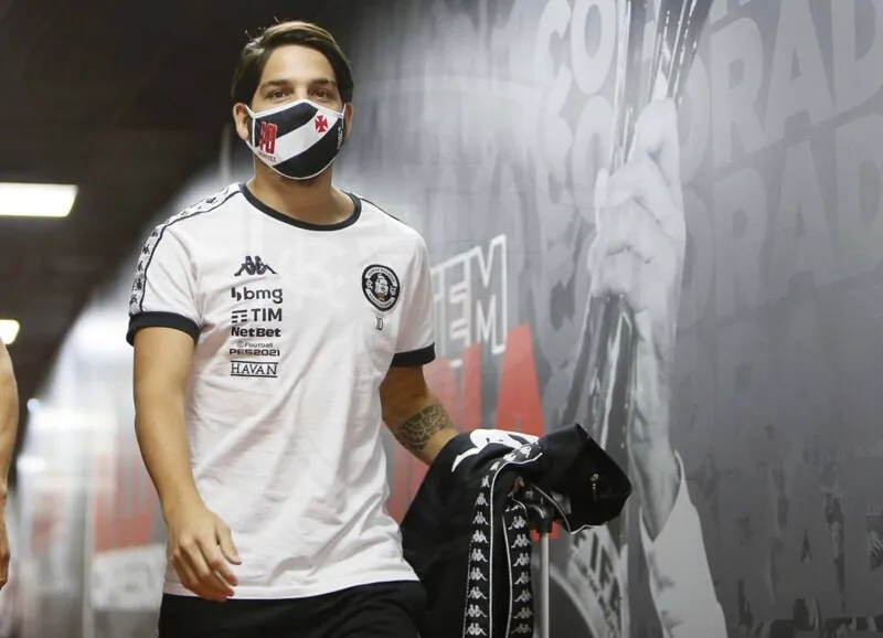 Benítez não deve estar em campo contra o Goiás