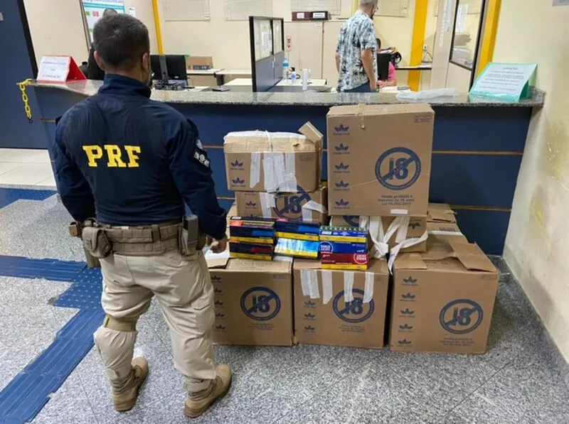 Imagem ilustrativa da imagem PRF do Rio de Janeiro recupera carga de cigarros roubada em Rio Bonito