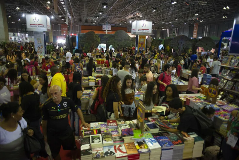 Bienal do Livro Rio antes da pandemia do coronavírus: milhares de leitores reunidos