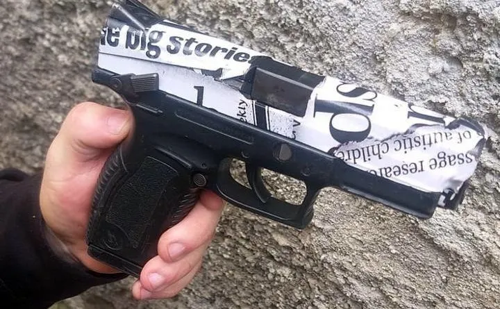 Arma foi apreendida
