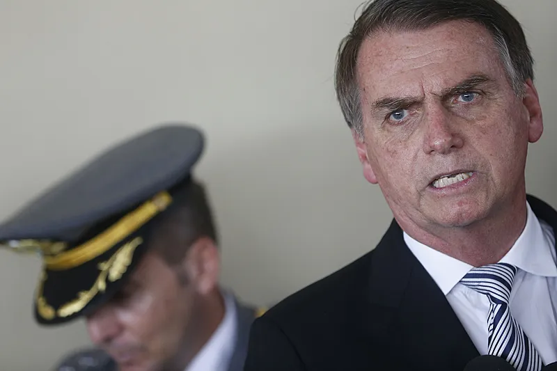 Presidente foi notificado sobre possível corrupção, mas não informou autoridades