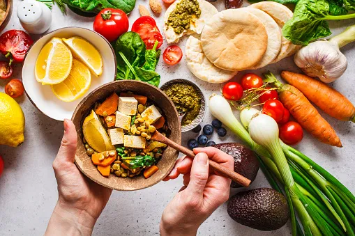 Segundo o IBOPE, 55% dos brasileiros consumiriam mais produtos veganos se estivessem indicados na embalagem