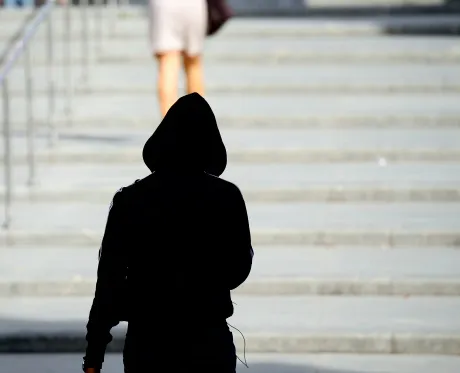 Crime tem pena de seis meses a dois anos de reclusão, e multa