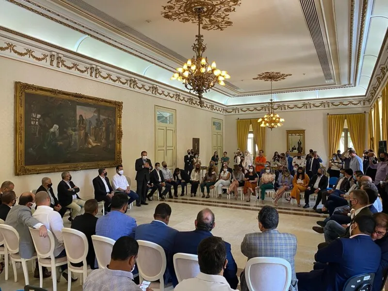 Atos foram realizados na Alerj e no Palácio Guanabara 