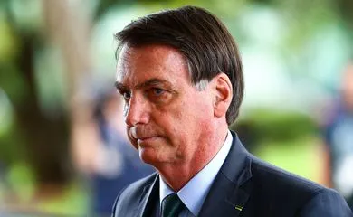 A revista considera Bolsonaro um perigo à saúde pública