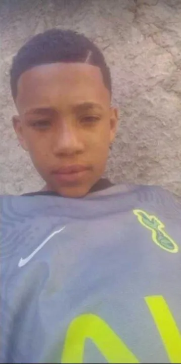 Imagem ilustrativa da imagem PM é acusado por família de jovem que foi morto em confronto no Rio
