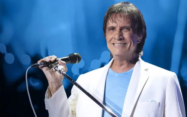 O cantor é um ícone da música romântica 