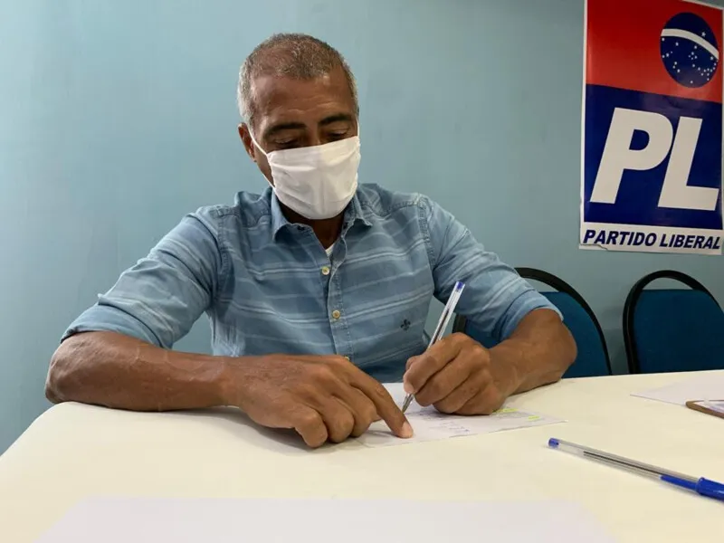 Senador deixou o Podemos