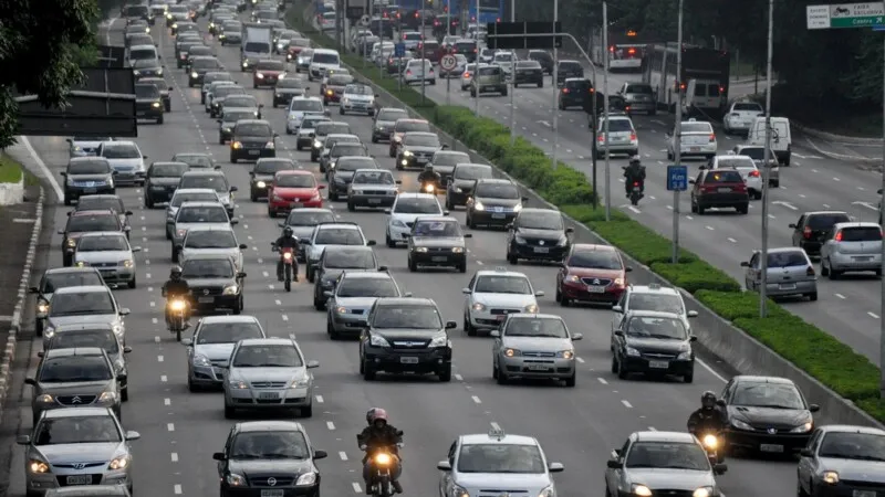Decreto que cobra aplicativos de transporte entra em vigor em 30 dias