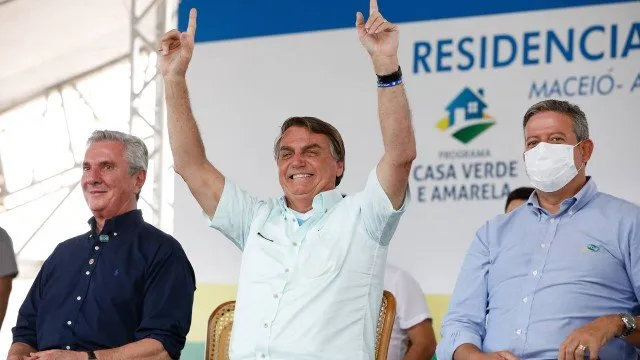 Presidente viajou a Alagoas em meio a uma disputa política na CPI da Pandemia