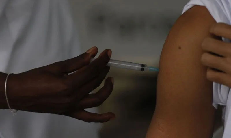 O país tem cerca de 130 milhões de pessoas imunizadas com a primeira dose