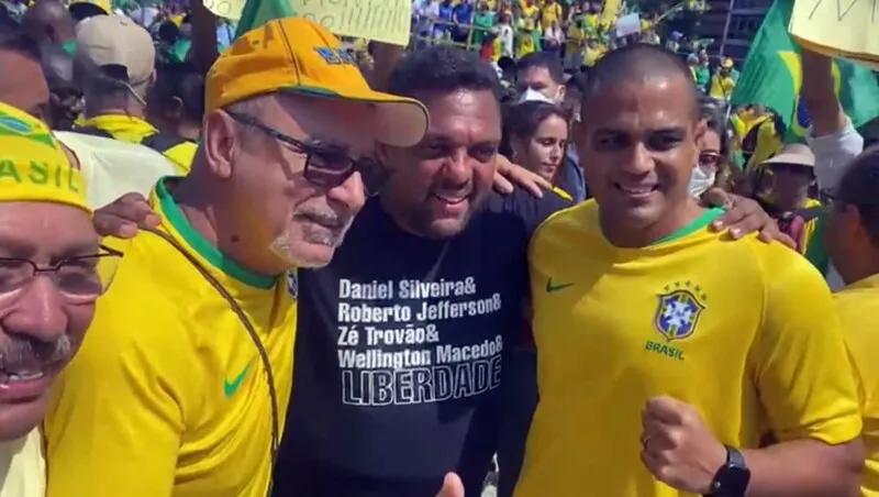 Queiroz foi tietado por apoiadores de Bolsonaro