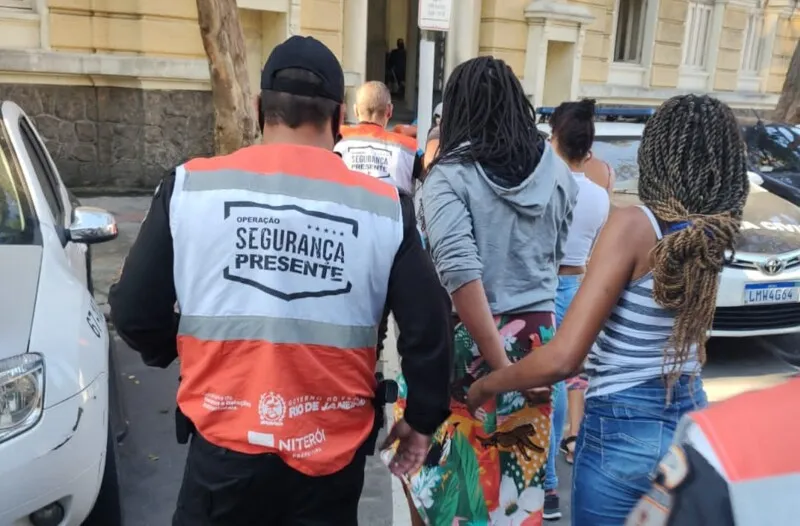 Grupo foi encaminhado à 76ª DP (Niterói)
