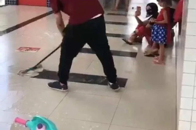 Funcionário estava incomodado com a presença das crianças no local