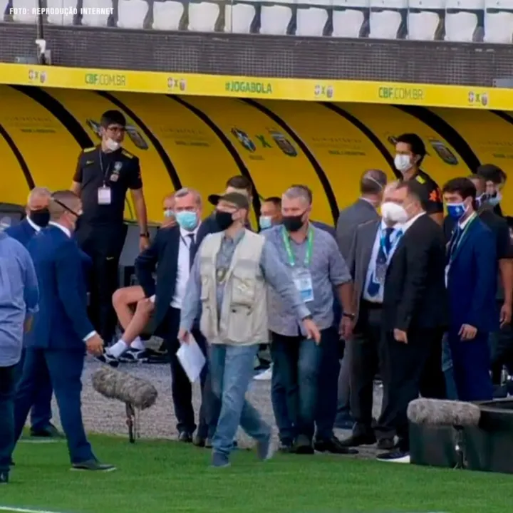 Imagem ilustrativa da imagem Anvisa paralisa jogo entre Brasil e Argentina pelas Eliminatórias