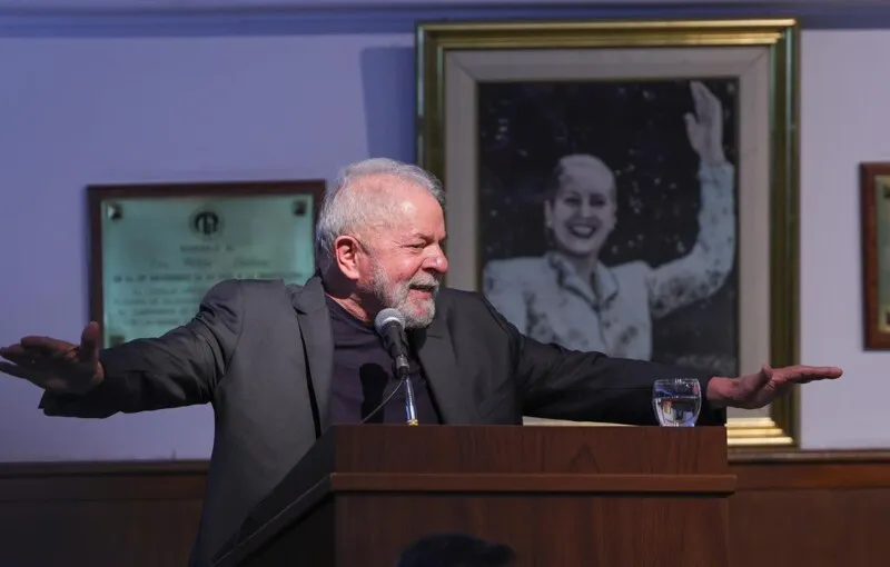 Lula lidera as intenções de voto para Presidência em 2022