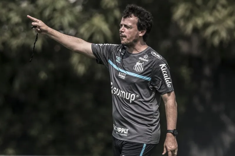 Contratação foi anunciada nesta quinta-feira (9)