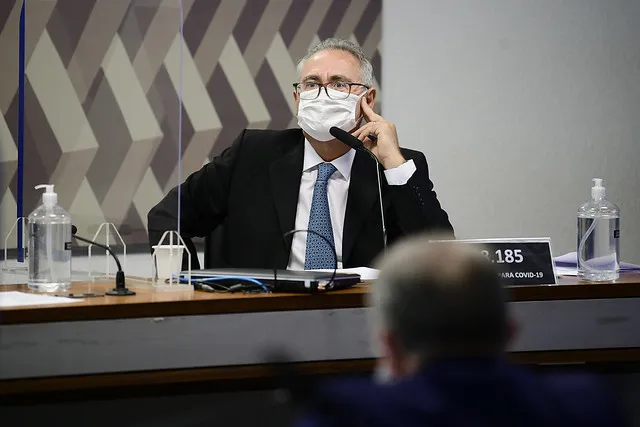 Renan Calheiros deve apresentar relatório final no dia 19 de outubro