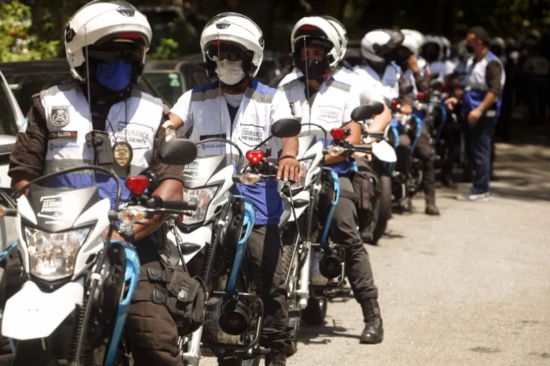 Entrega das motocicletas foi feita nesta quarta-feira (13)