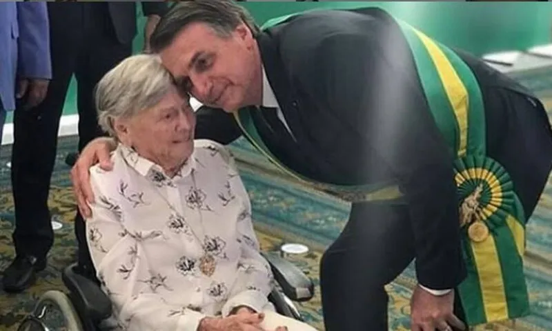 Olinda Bolsonaro morreu na madrugada desta sexta-feira (21)