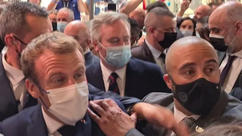 Ovo não quebrou ao tocar o presidente