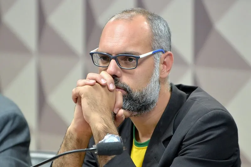 Allan dos Santos está atualmente nos Estados Unidos