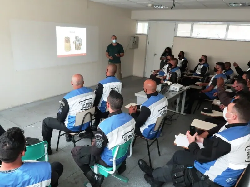 Cerca de 25 agentes participaram do curso