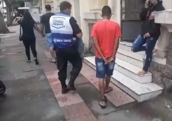 Homem foi levado para a 76ª DP 