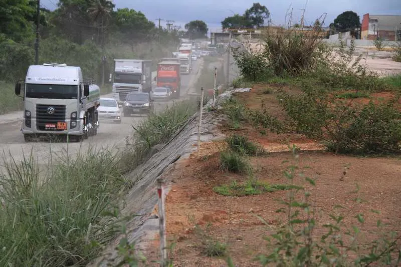 Via vive estado de abandono atualmente