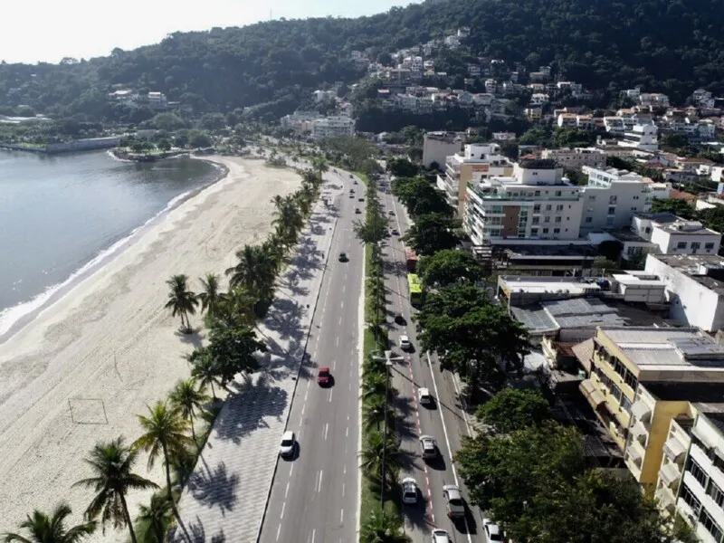 Criminoso ia à praia em São Francisco, em Niterói