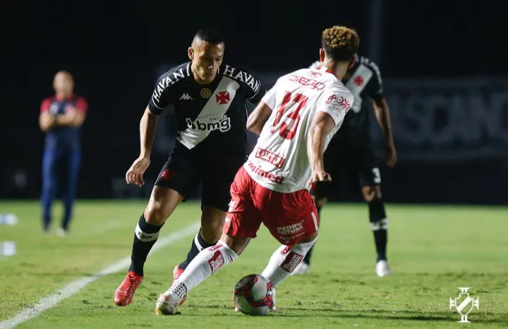 No primeiro turno, em São Januário, o Vasco bateu o Vila Nova por 1 a 0