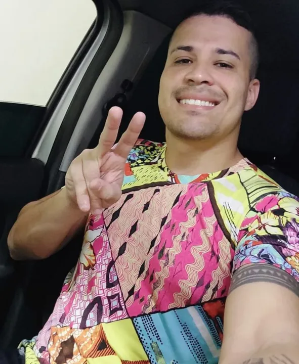 Bruno Pereira, motorista de aplicativo que faz lives solidárias