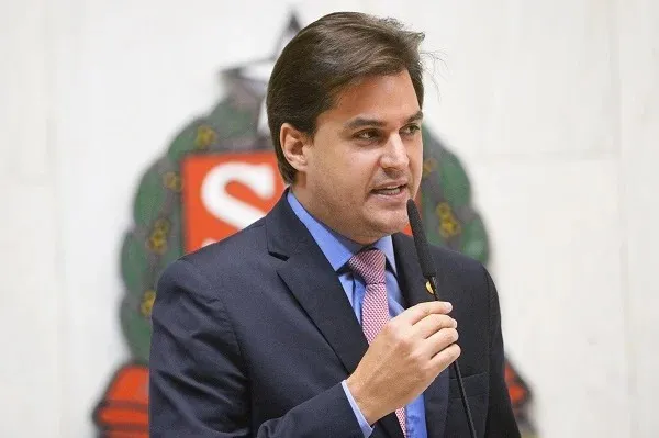 Frederico d'Avila fez insultos ao papa Francisco