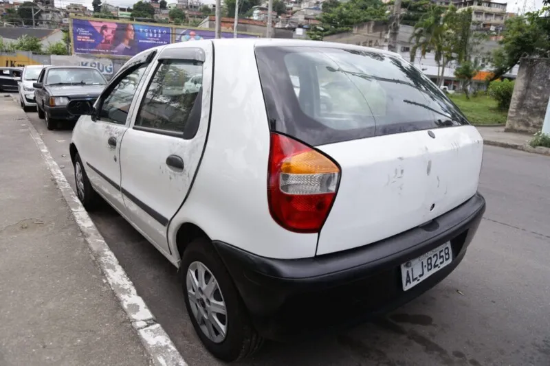 Corpo estava dentro do veículo