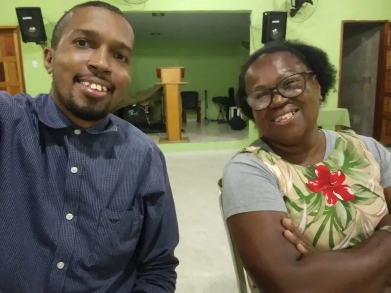 Gilmar e sua mãe, Márcia Regina