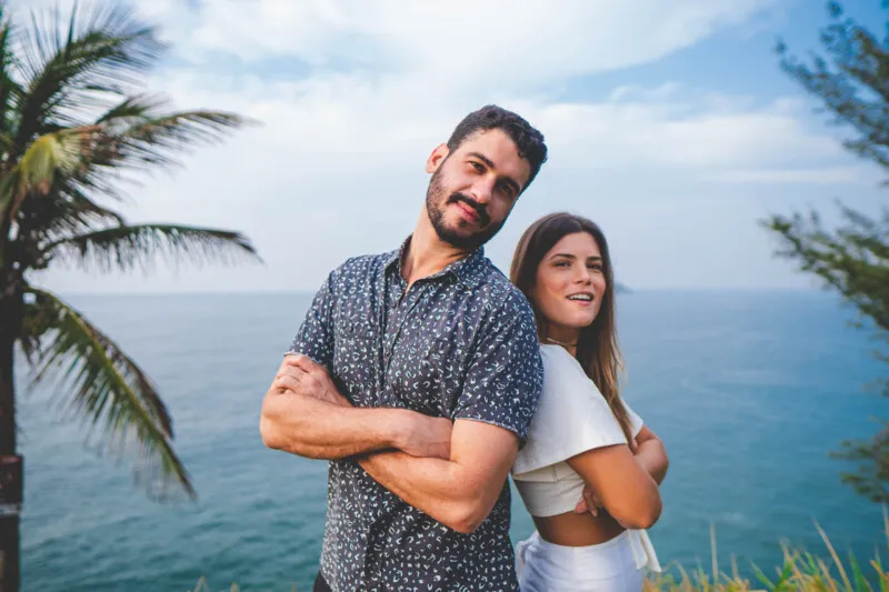 Yuri e Kamatos gravaram clipe na Praia da Joatinga com outros músicos