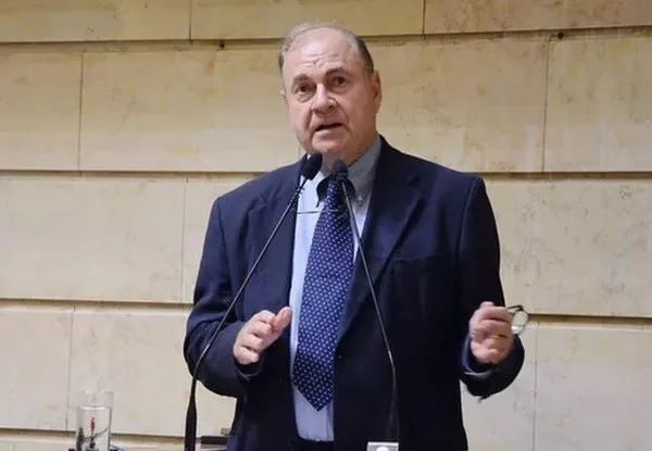Cesar Maia está vacinado e não tem comorbidades