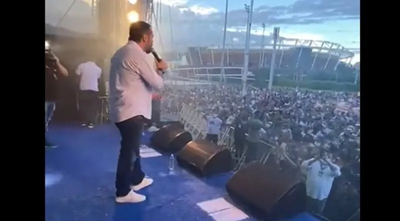 Claudio Castro participou de evento com aglomeraçã